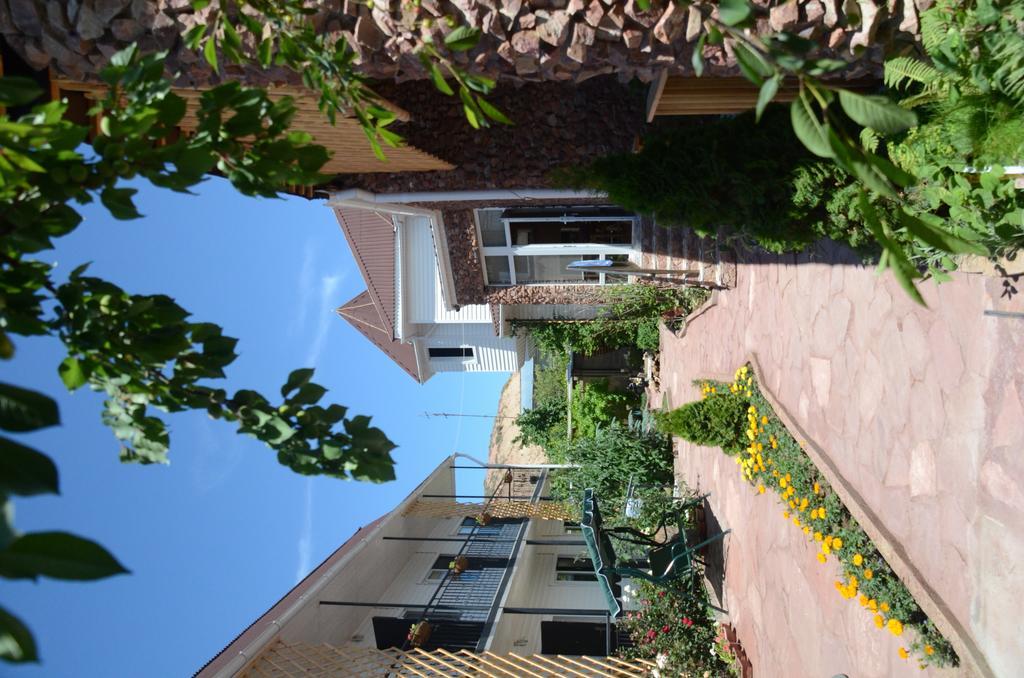 Guest House Fairy Tale Kaji-Say Exterior foto